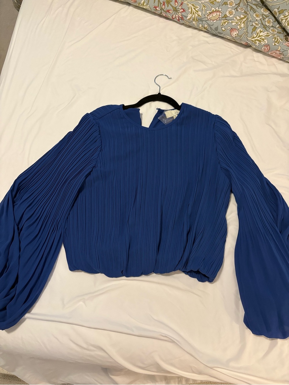 Pinch Pleated Balloon-Sleeve Blouse in Royal Blue